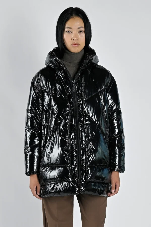 Eugenie Mid Glossy