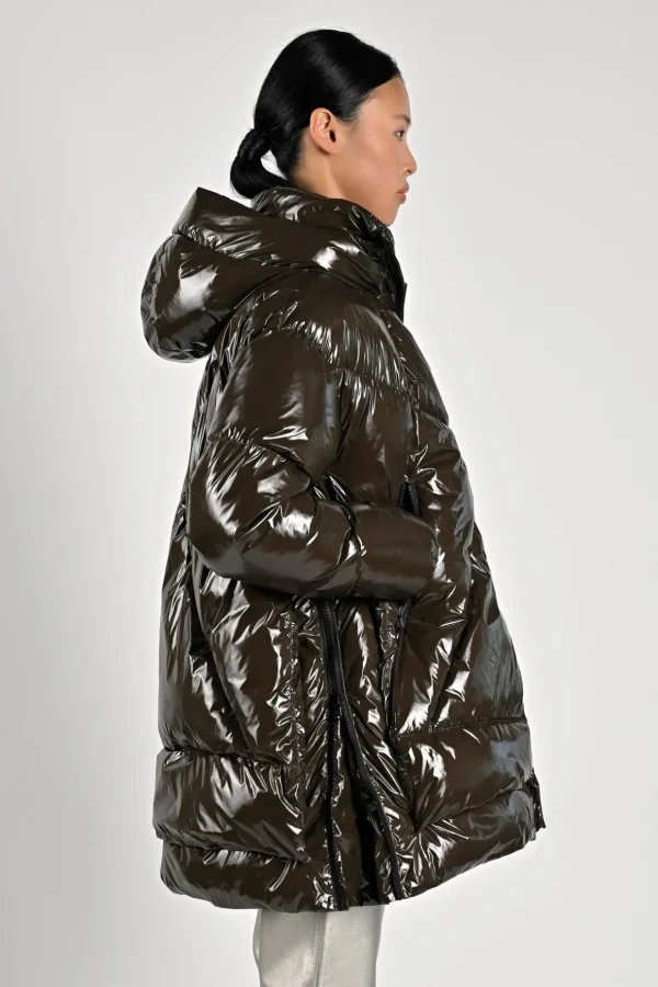 Eugenie Mid Glossy